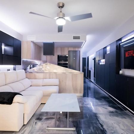 La Farola - Luxury Domotic Flat In Puerto Deportivo Lägenhet Marbella Exteriör bild