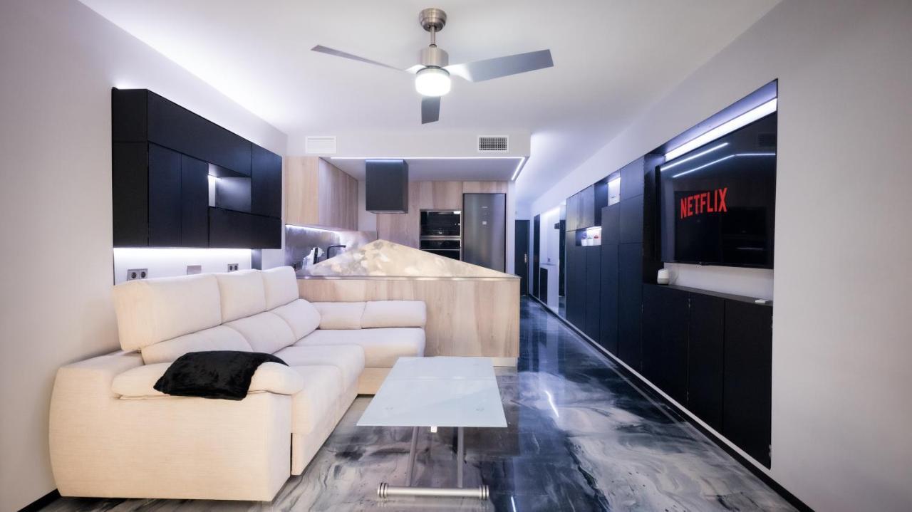 La Farola - Luxury Domotic Flat In Puerto Deportivo Lägenhet Marbella Exteriör bild