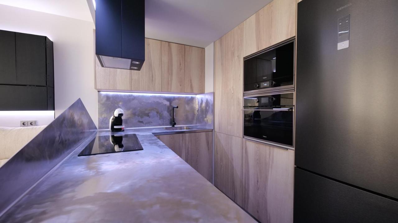 La Farola - Luxury Domotic Flat In Puerto Deportivo Lägenhet Marbella Exteriör bild