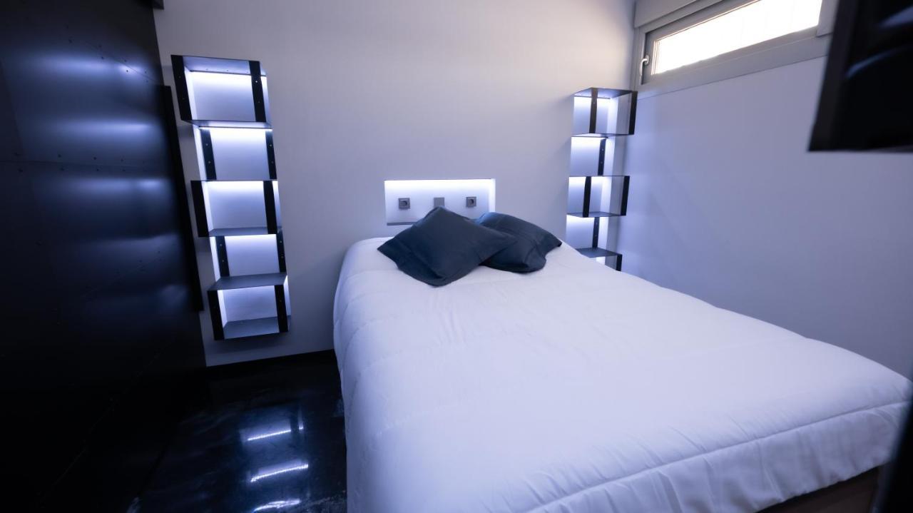La Farola - Luxury Domotic Flat In Puerto Deportivo Lägenhet Marbella Exteriör bild