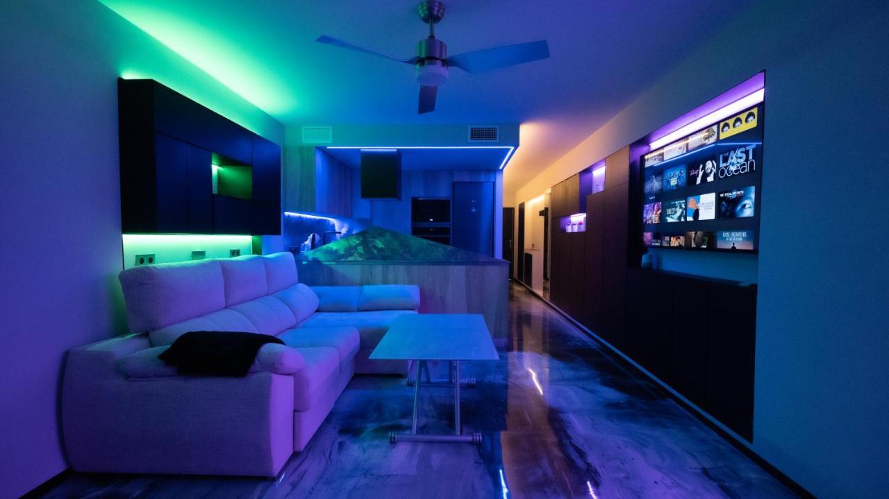 La Farola - Luxury Domotic Flat In Puerto Deportivo Lägenhet Marbella Exteriör bild