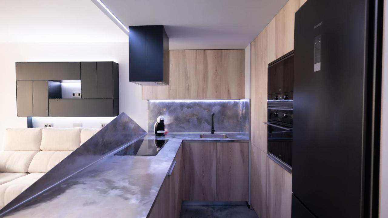 La Farola - Luxury Domotic Flat In Puerto Deportivo Lägenhet Marbella Exteriör bild