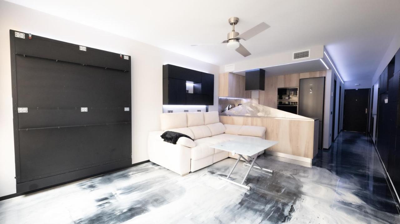 La Farola - Luxury Domotic Flat In Puerto Deportivo Lägenhet Marbella Exteriör bild