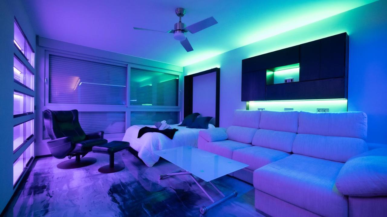 La Farola - Luxury Domotic Flat In Puerto Deportivo Lägenhet Marbella Exteriör bild