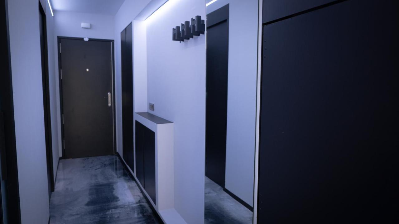 La Farola - Luxury Domotic Flat In Puerto Deportivo Lägenhet Marbella Exteriör bild
