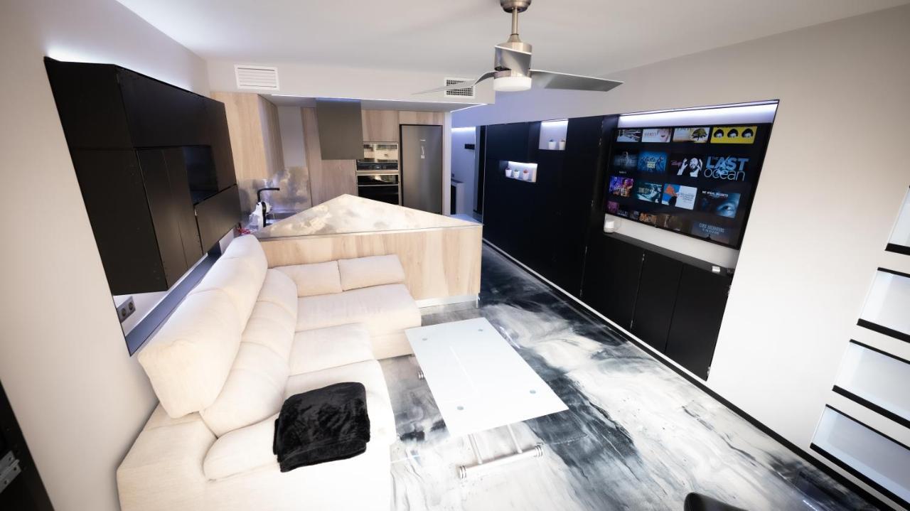La Farola - Luxury Domotic Flat In Puerto Deportivo Lägenhet Marbella Exteriör bild