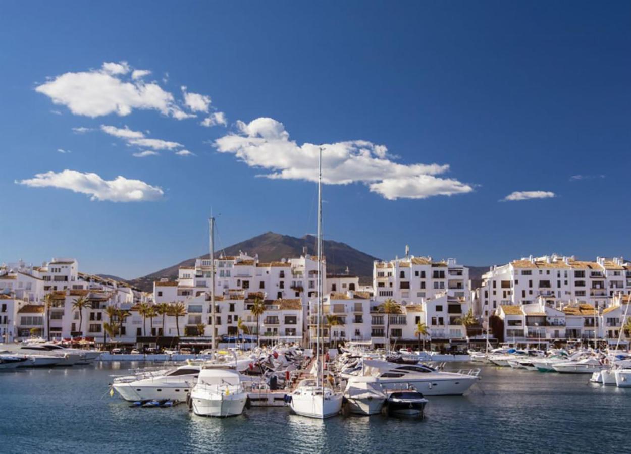 La Farola - Luxury Domotic Flat In Puerto Deportivo Lägenhet Marbella Exteriör bild